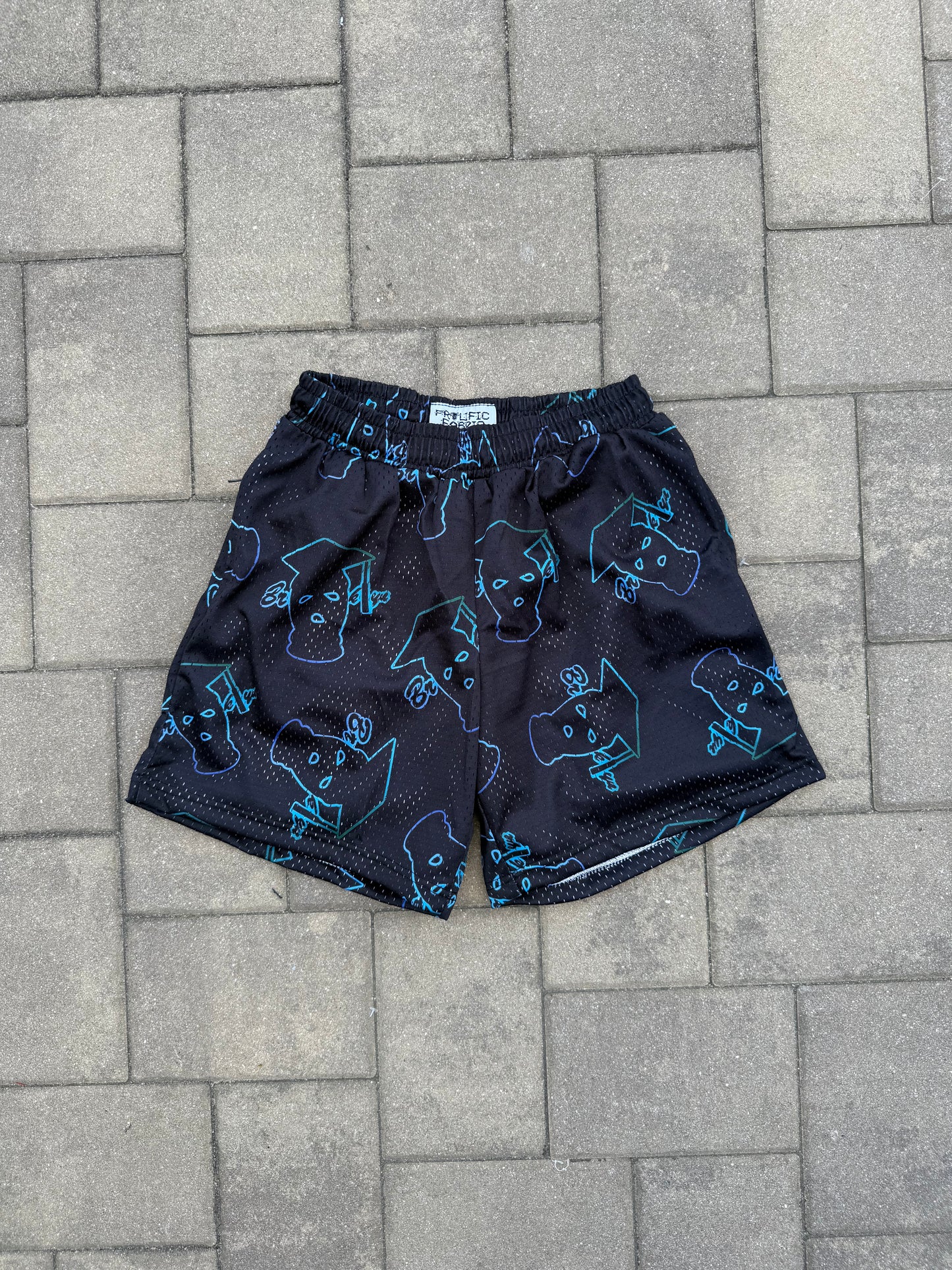 Graduation 360 gradient shorts