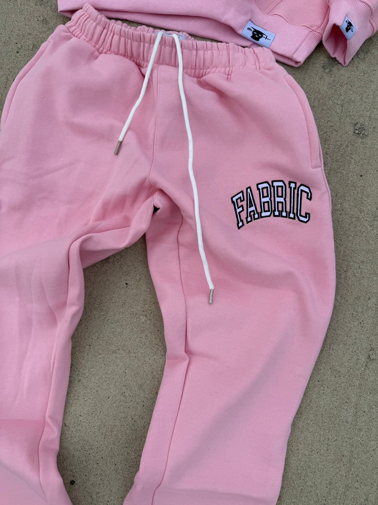 PF ESSENTIAL SWEATSUIT