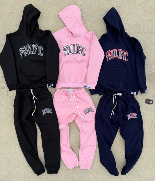 PF ESSENTIAL SWEATSUIT