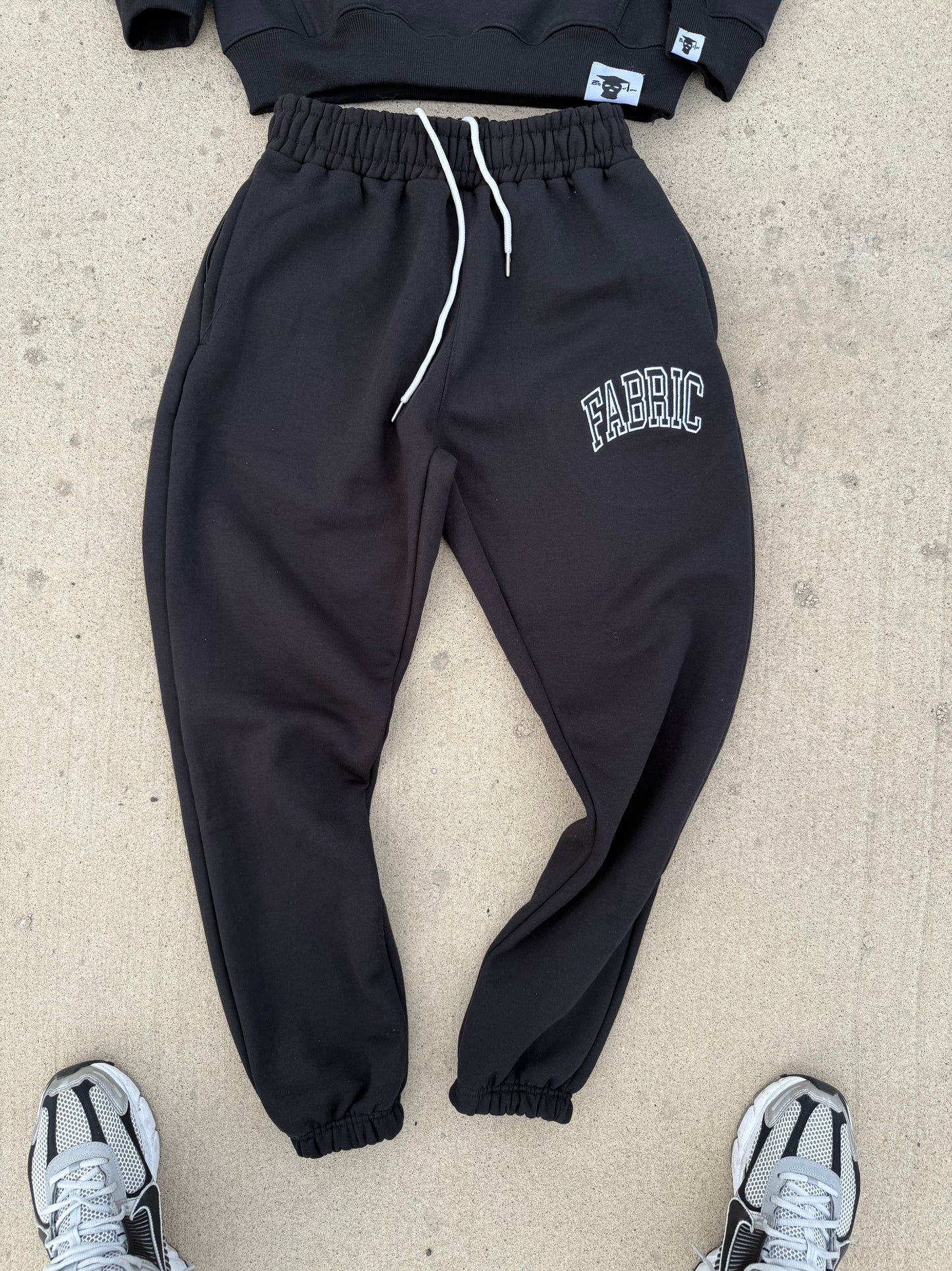 PF ESSENTIAL SWEATSUIT