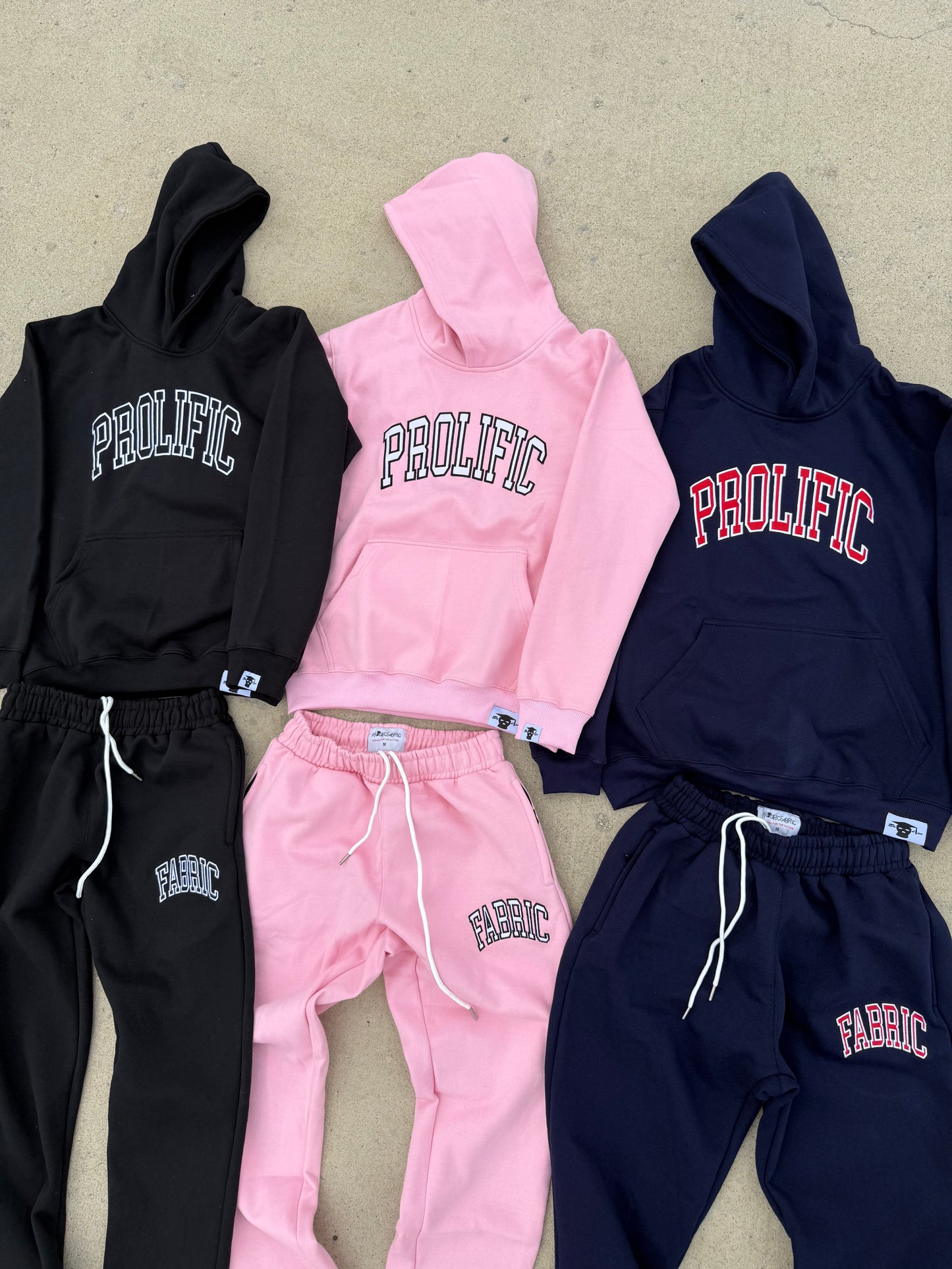 PF ESSENTIAL SWEATSUIT