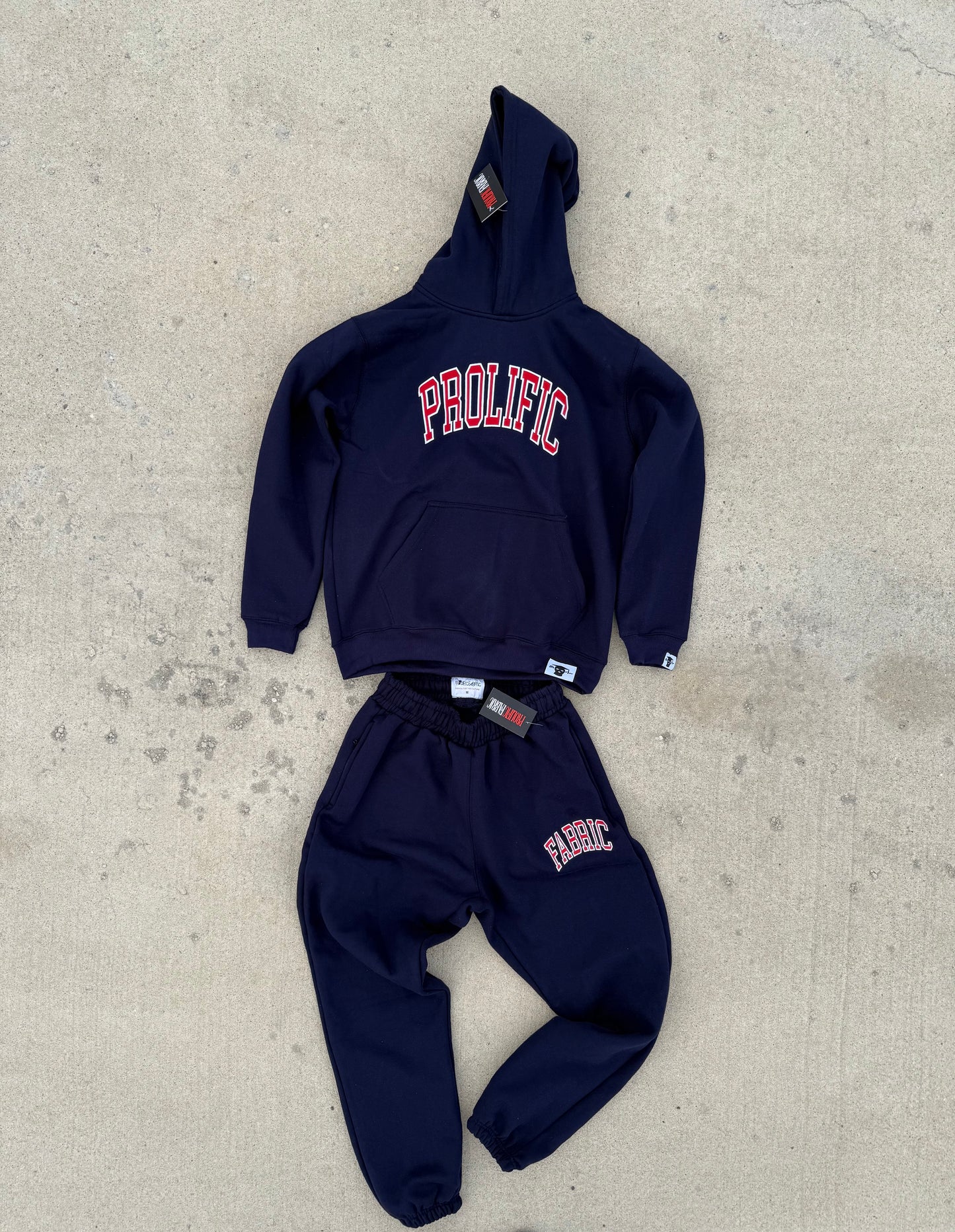 PF ESSENTIAL SWEATSUIT