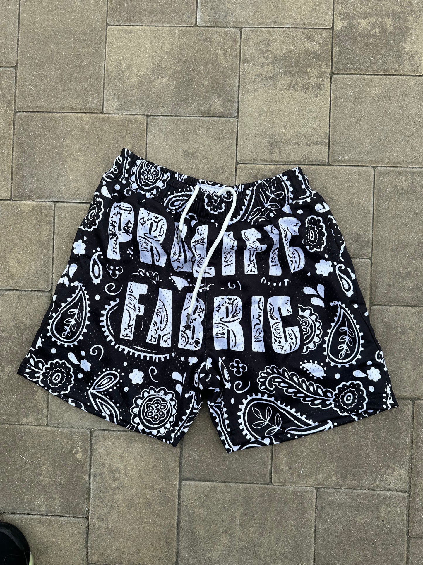 PROLIFIC PAISLEY PRINT SHORTS