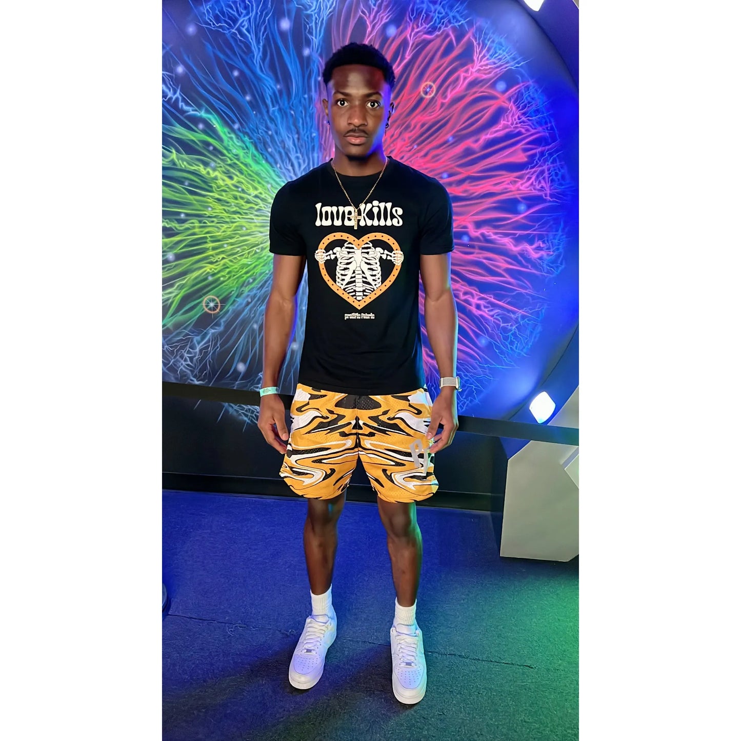 LOVE KILLS TEE