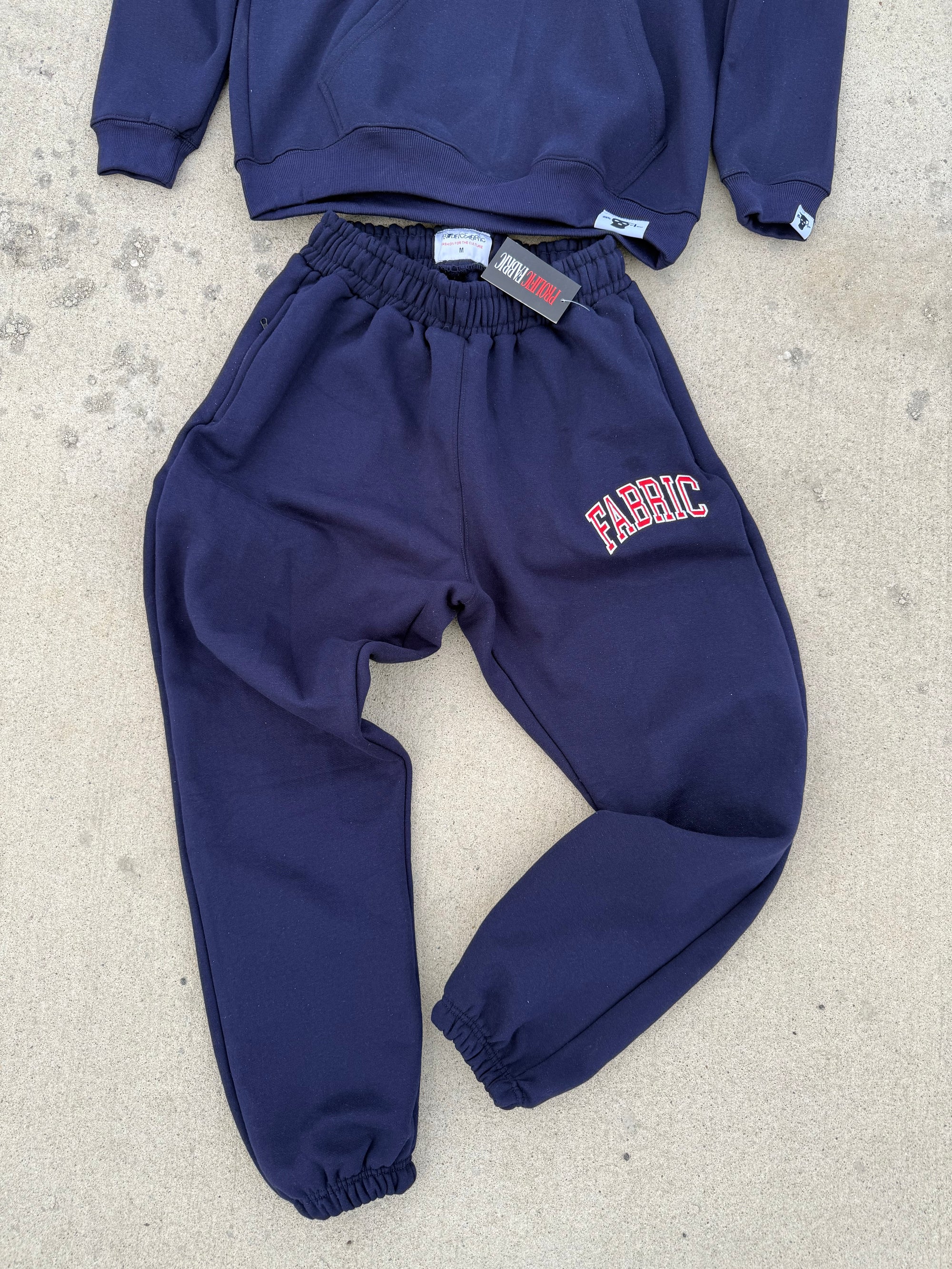 PF ESSENTIAL SWEATSUIT